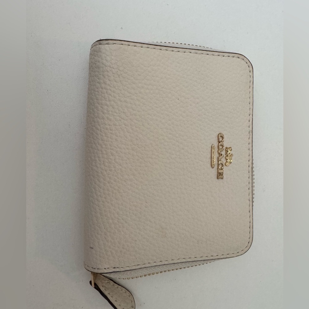 Coach Ivory Zip Wallet